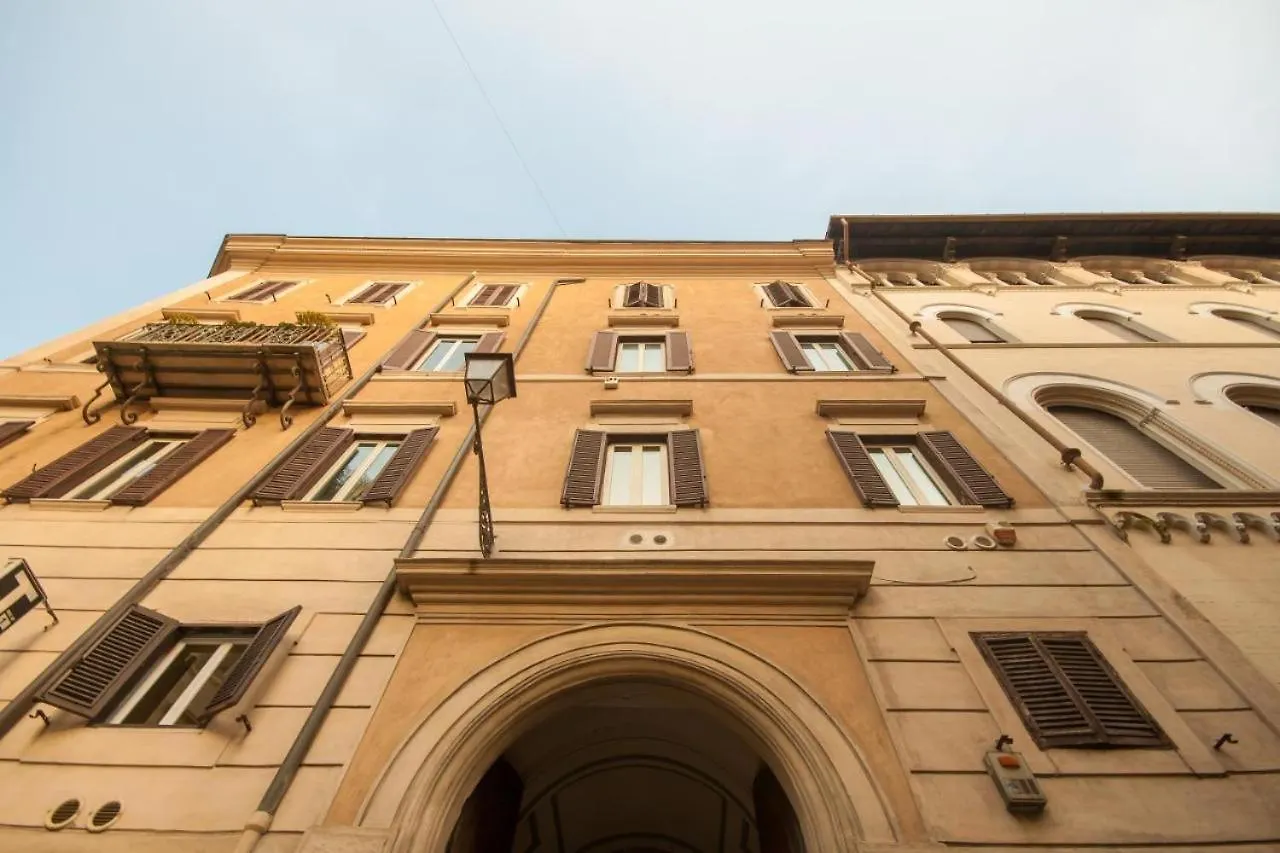 Hotiday Room Collection - Roma Barberini 0*, Rome Italy