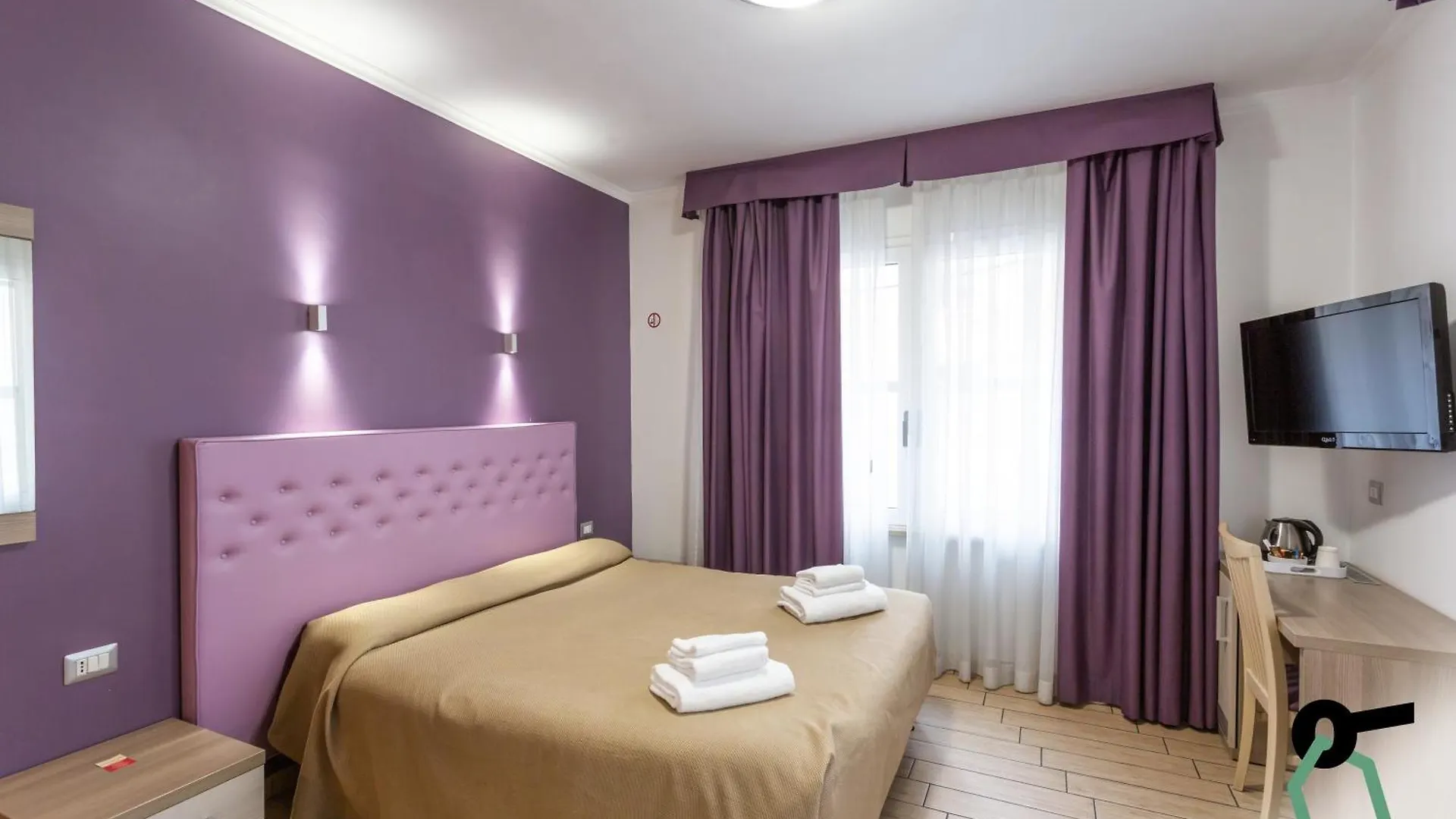Hotiday Room Collection - Roma Barberini Aparthotel Rome