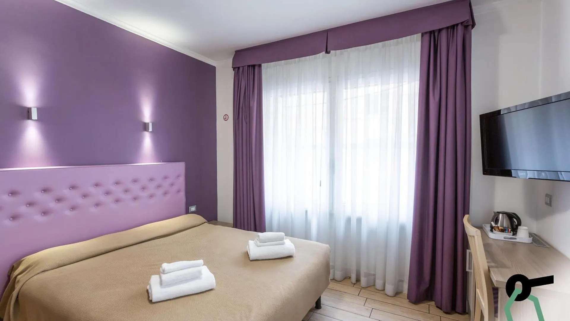 Hotiday Room Collection - Roma Barberini Aparthotel