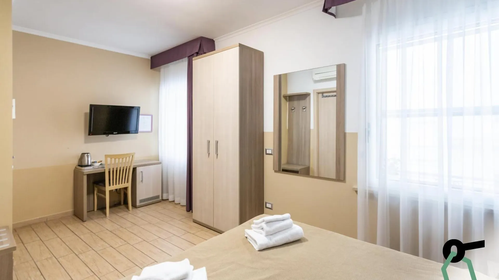 Hotiday Room Collection - Roma Barberini Italy