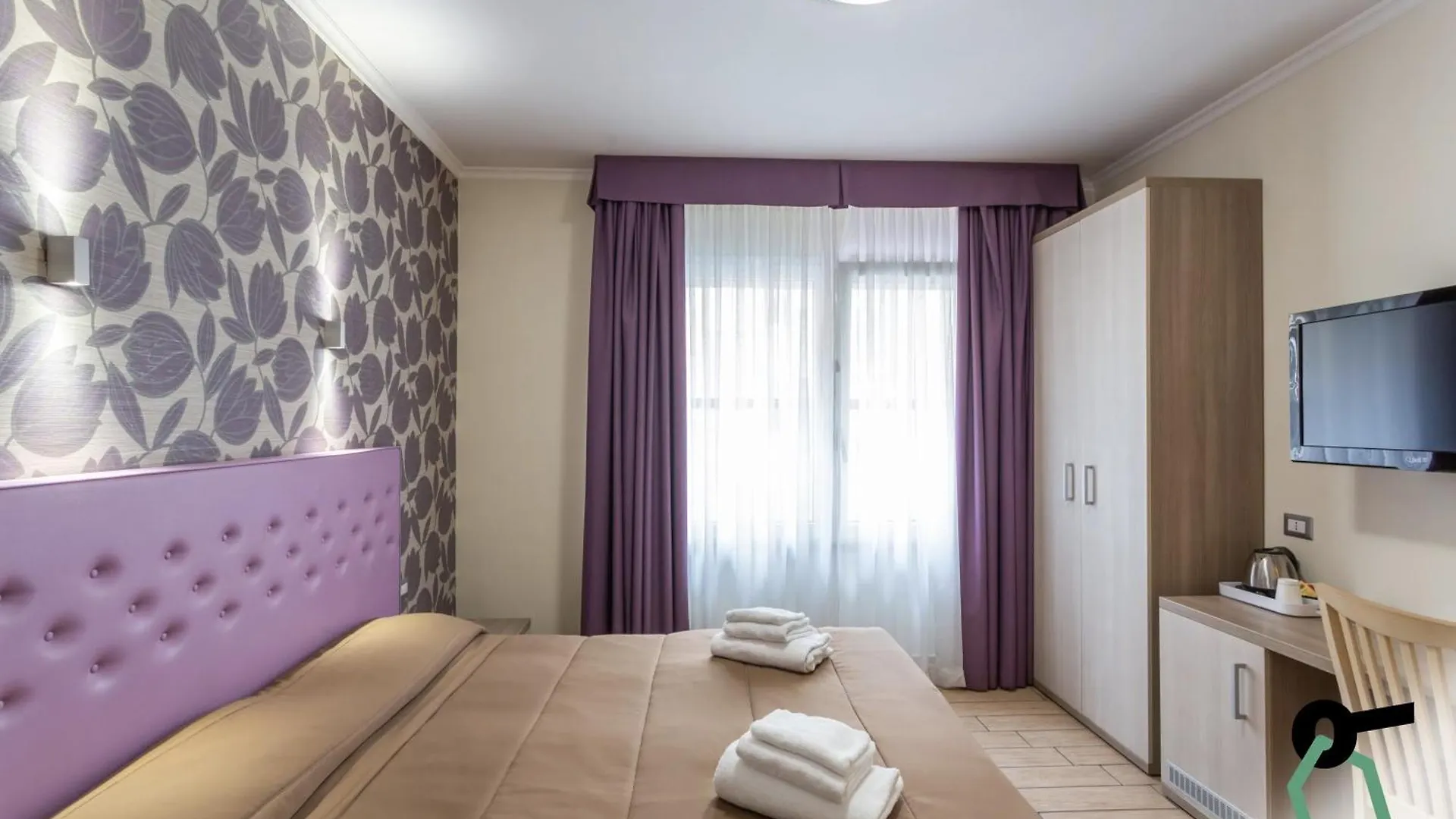 Hotiday Room Collection - Roma Barberini Aparthotel Rome