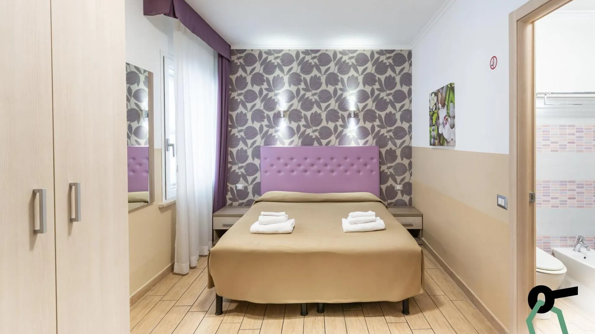 Hotiday Room Collection - Roma Barberini Italy