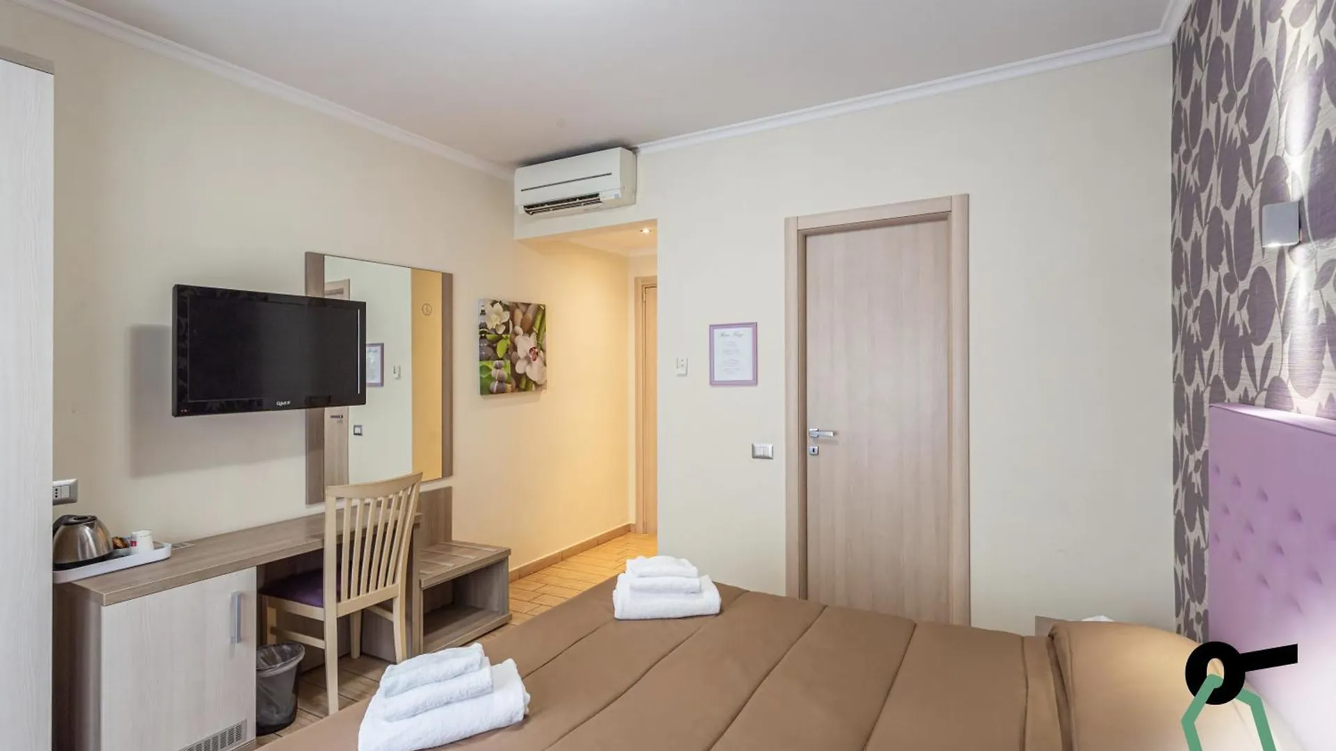 Hotiday Room Collection - Roma Barberini Rome