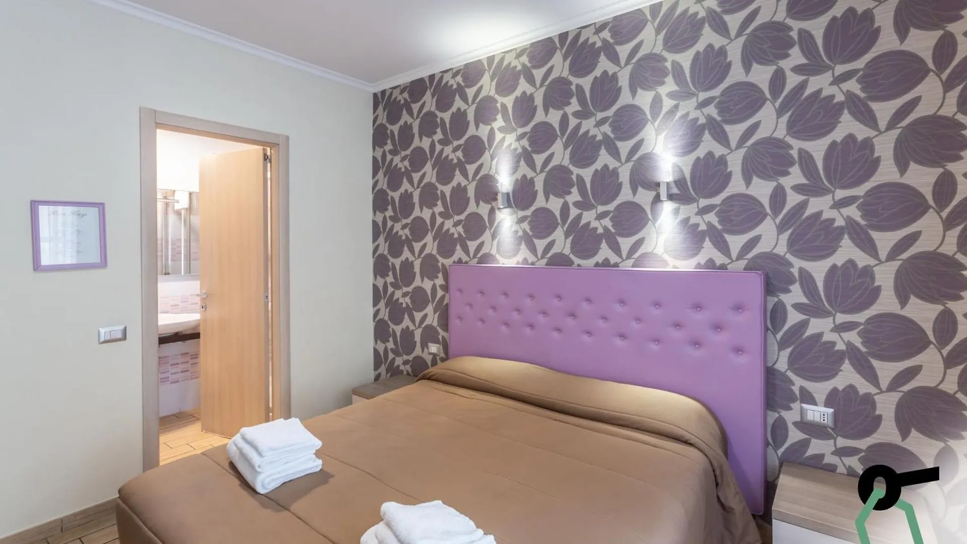 Hotiday Room Collection - Roma Barberini Aparthotel Rome
