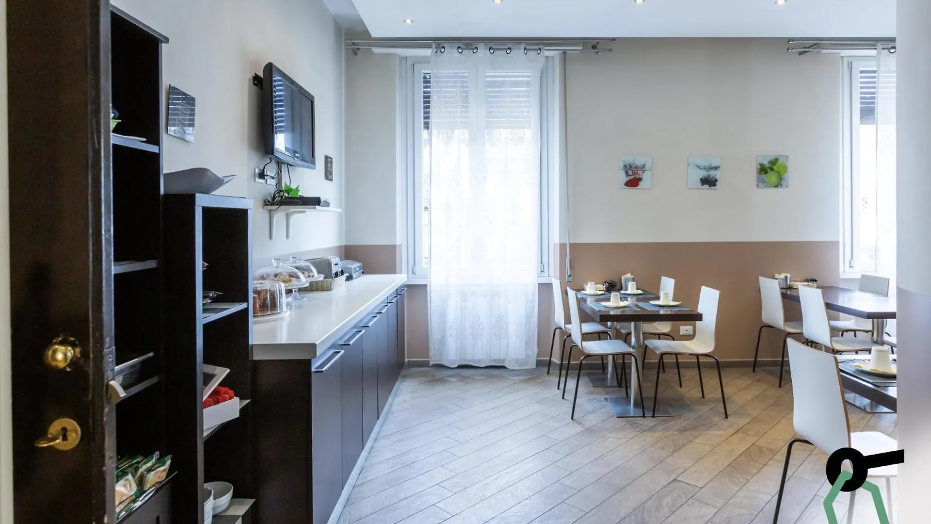 Hotiday Room Collection - Roma Barberini 0*,  Italia